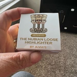 Juvia’s Place THE NUBIAN LOOSE HIGHLIGHTER NEFERTITI BRAND NEW
